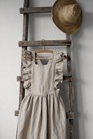 Non-Specific: Apron